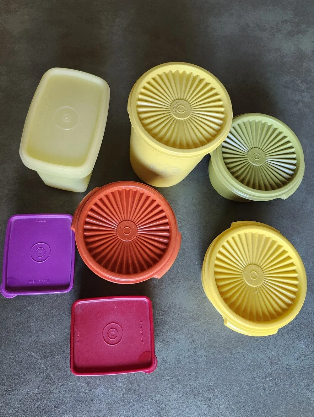 14 Pieces Of Tupperware